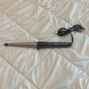 NWOT Sleek Black and Silver Curling Wand